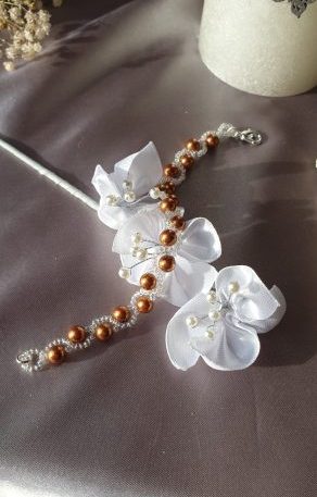 Bracelet en perles de cristal nacré et rocailles calibrées