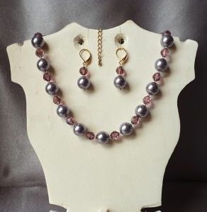 Parure en perles de cristal et cristal nacré