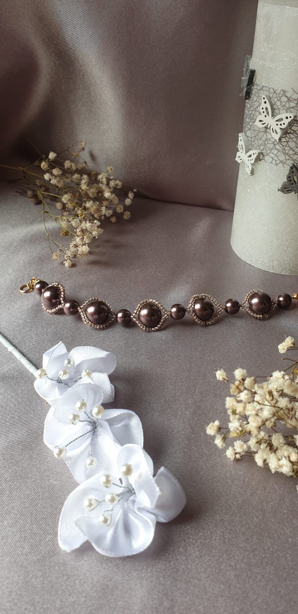 Bracelet en perles de cristal nacré et rocailles calibrées