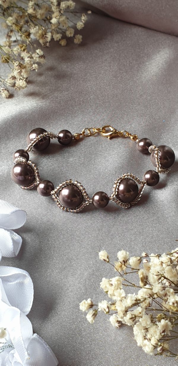 Bracelet en perles de cristal nacré et rocailles calibrées