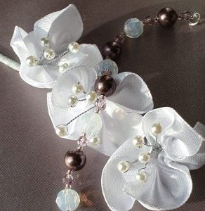 Bracelet en perles de cristal et cristal nacré