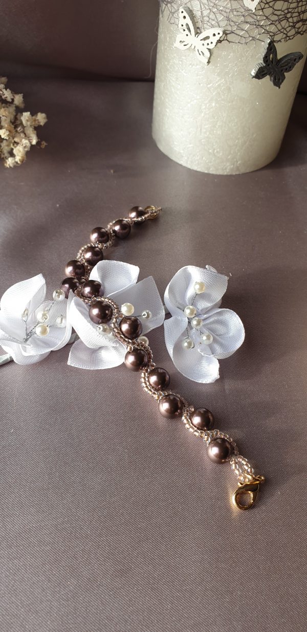 Bracelet en perles de cristal nacré et rocailles calibrées