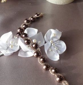 Bracelet en perles de cristal nacré et rocailles calibrées