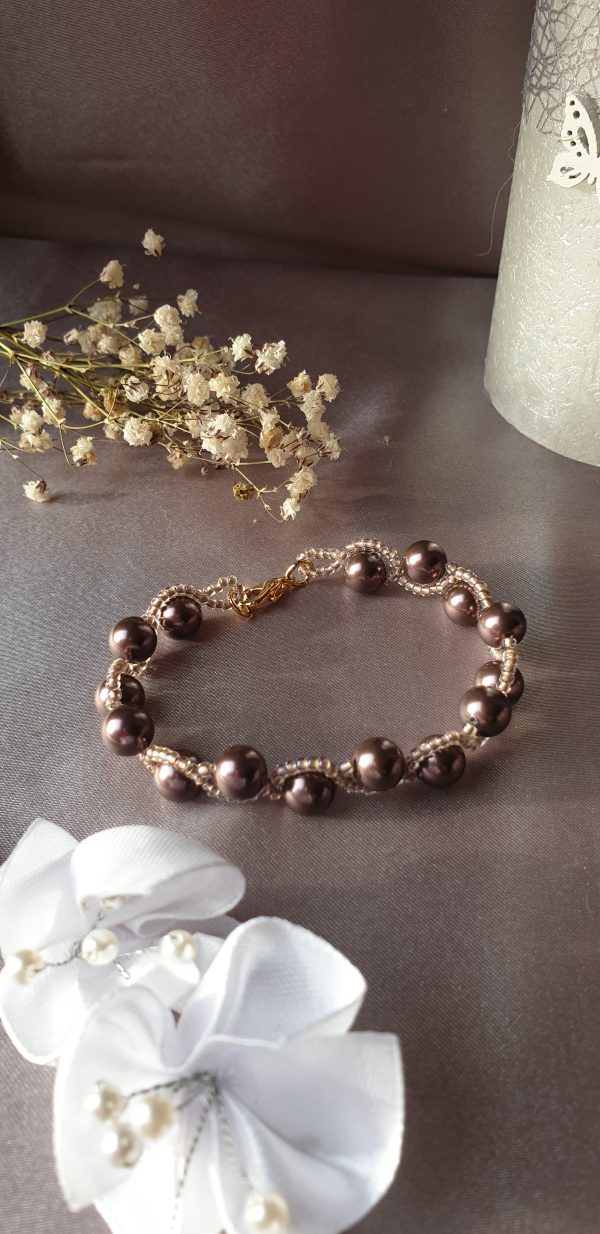 Bracelet en perles de cristal nacré et rocailles calibrées