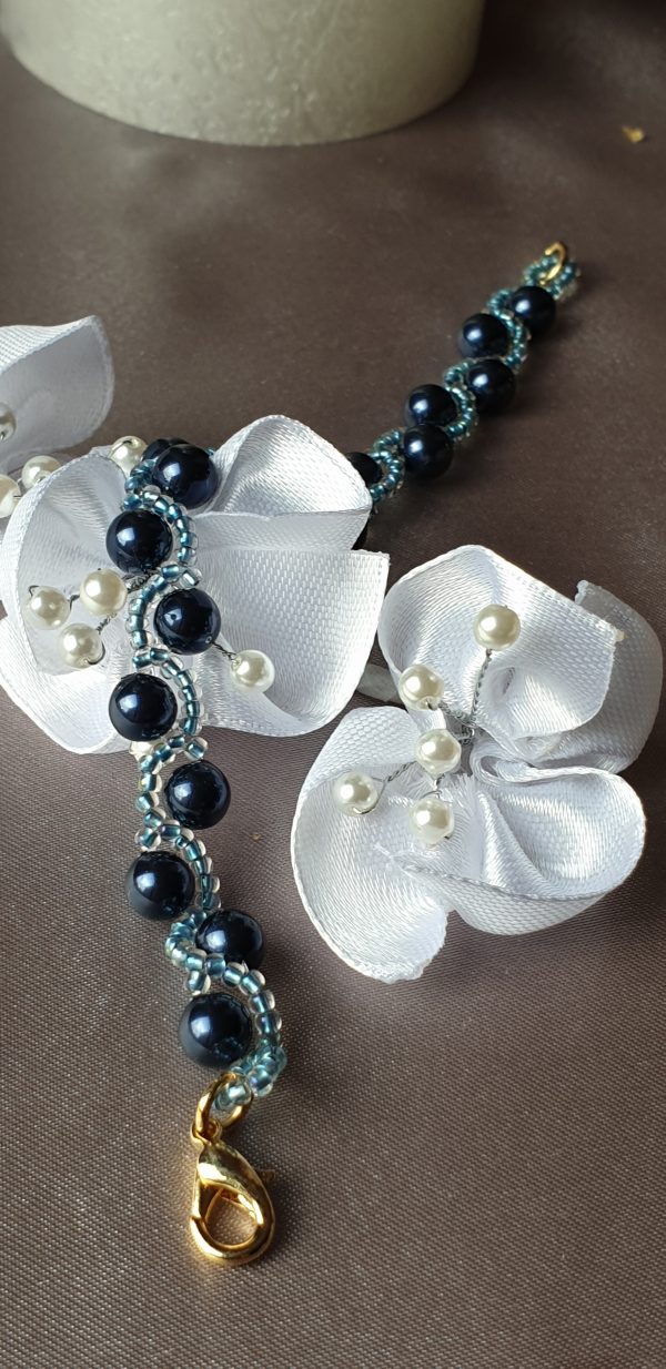 Bracelet en perles de cristal nacré et rocailles calibrées