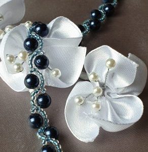 Bracelet en perles de cristal nacré et rocailles calibrées