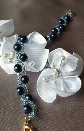 Bracelet en perles de cristal nacré et rocailles calibrées