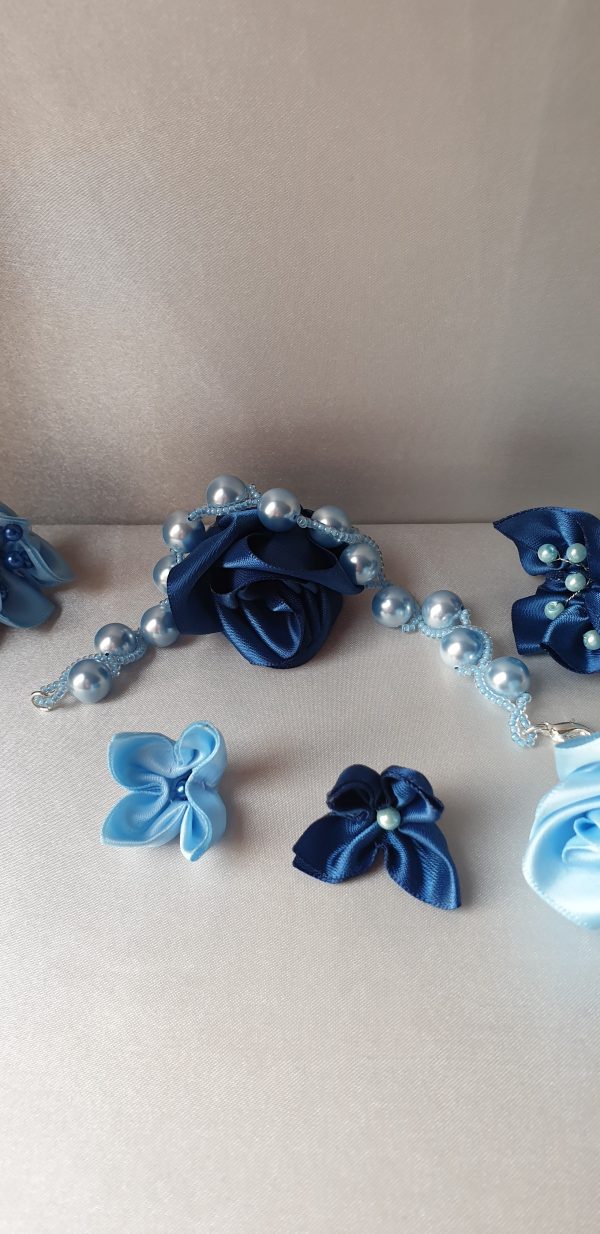 Bracelet en perles de cristal nacré et rocailles calibrées