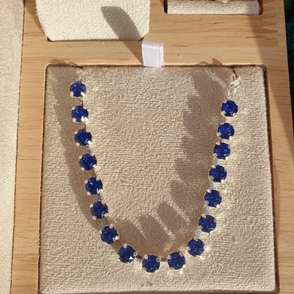 Parure de cristaux sertis