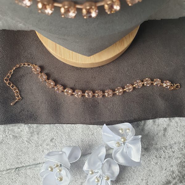 Parure de cristaux sertis