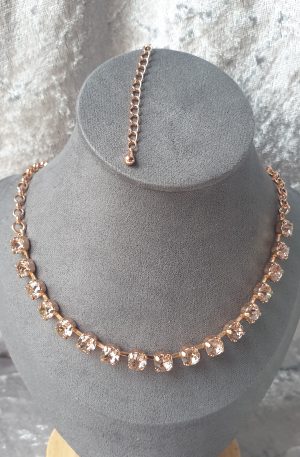 Parure de cristaux sertis