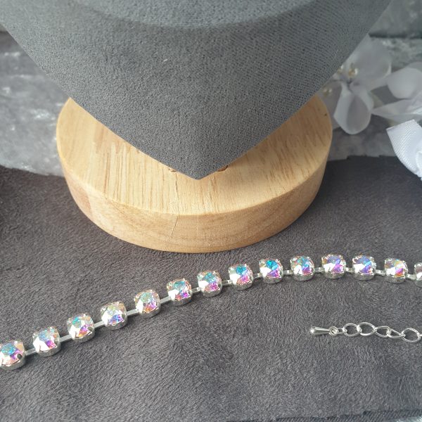 Parure de cristaux sertis