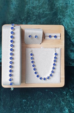 Parure de cristaux sertis