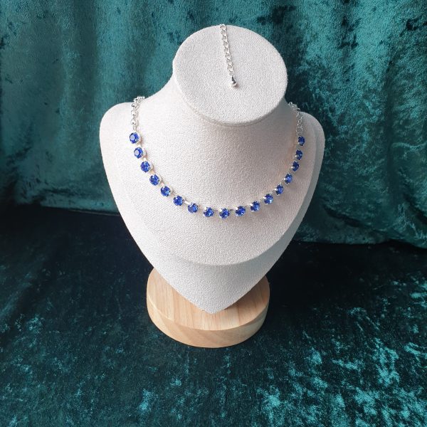 Parure de cristaux sertis