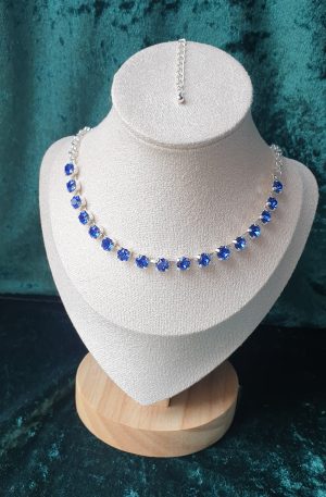 Parure de cristaux sertis