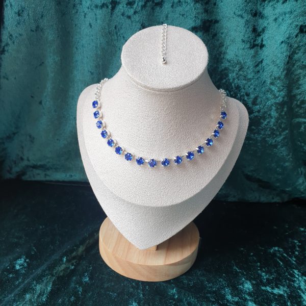Parure de cristaux sertis