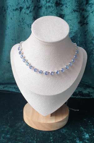 Parure de cristaux sertis
