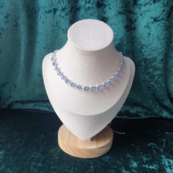 Parure de cristaux sertis