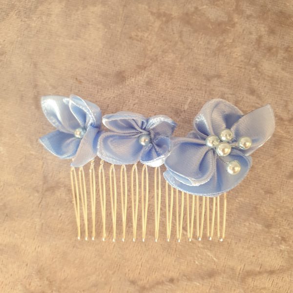 Peignes en satin et perles