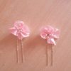 Epingle en satin et perles