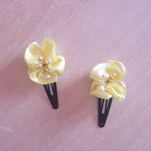 Pinces clip en satin et perles