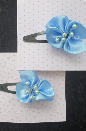 Pinces clip en satin et perles