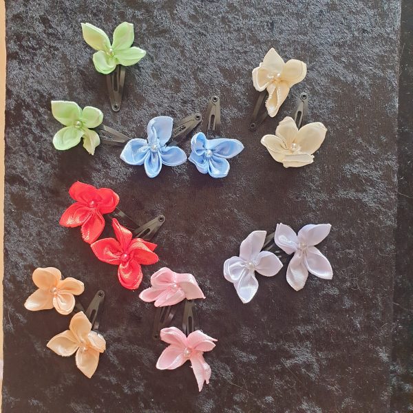 Pinces clip en satin et perles