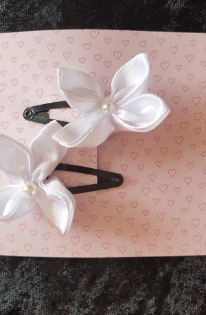 Pinces clip en satin et perles