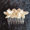 Peignes en satin et perles