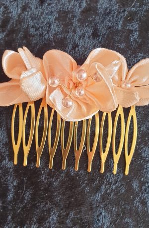 Peignes en satin et perles