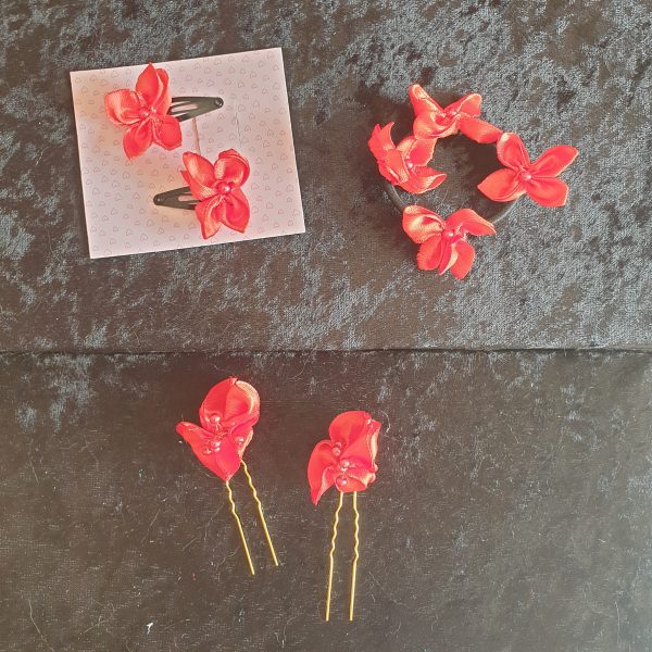Accessoires en satin et perles