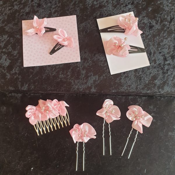 Accessoires en satin et perles