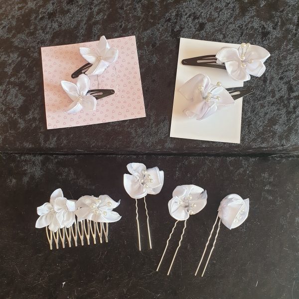 Accessoires en satin et perles
