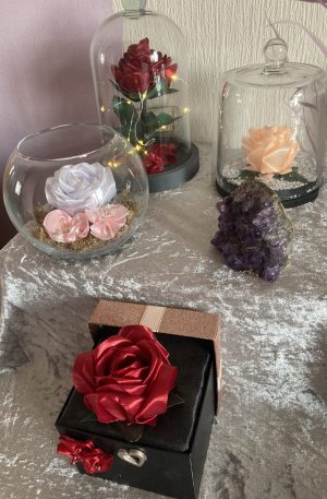 Fleurs en satin