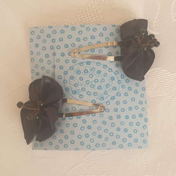 Pinces clips en satin et perles