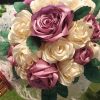Bouquet de mariée à base de fleurs en satin
