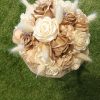 Bouquet de mariée à base de fleurs en satin