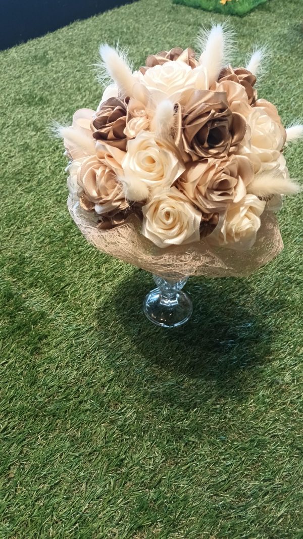 Bouquet de mariée à base de fleurs en satin