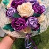 Bouquet de mariée à base de fleurs en satin