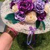 Bouquet de mariée à base de fleurs en satin