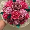 Bouquet de mariée à base de fleurs en satin