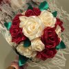 Bouquet de mariée à base de fleurs en satin