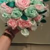Bouquet de mariée à base de fleurs en satin